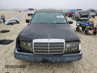 1993 Mercedes-Benz 400 with VIN WDBEA34E4PB852391, listed as a Copart auction lot 42859275 with 180,979 mi miles and Clean Title. Bid and sale history available at carsss.com. Image 5.