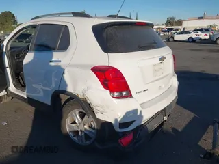 2018 Chevrolet Trax LT with VIN KL7CJPSB3JB632236, listed as a IAAI auction lot 41378639 with 92,065 mi miles. Bid and sale history available at carsss.com. Image 6.