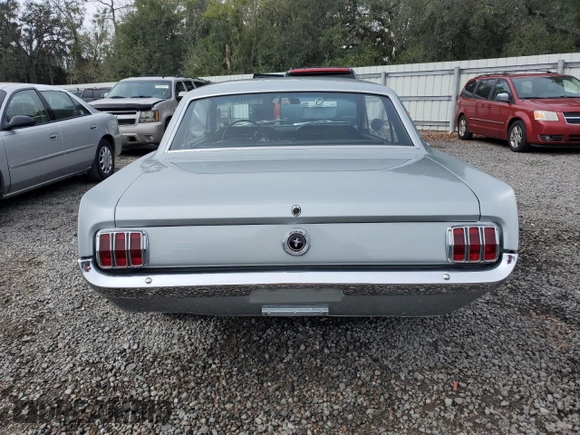 1965 Ford Mustang z VIN 5F07D164390, wystawiony jako Copart lot #81751974 z przebiegiem 701 957 mil mil oraz Szkoda całkowita • Salvage title. Historia ofert i sprzedaży dostępna na DreamBid. Obrazek 6.