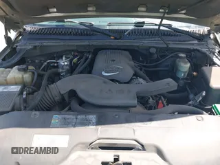 2002 Chevrolet Suburban LT with VIN 3GNFK16T02G349421, listed as a IAAI auction lot 42846814 with Not provided miles and . Bid and sale history available at DreamBid. Image 10.