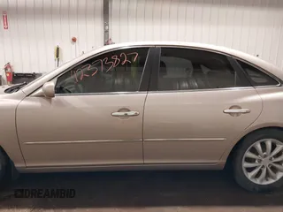 2006 Hyundai Azera SE with VIN KMHFC46F56A095383, listed as a IAAI auction lot 42373827 with 189,091 mi miles and . Bid and sale history available at DreamBid. Image 15.