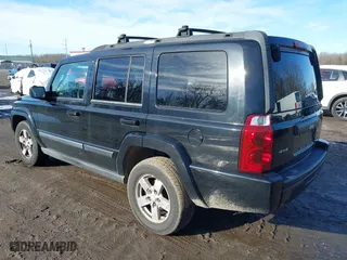 2007 Jeep Commander Sport with VIN 1J8HG48K97C566185, listed as a IAAI auction lot 41519140 with 127,230 mi miles. Bid and sale history available at carsss.com. Image 3.
