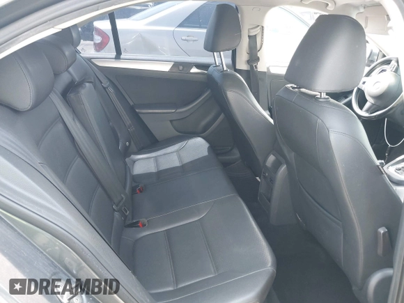2014 Volkswagen Jetta SE z VIN 3VWD17AJXEM378102, wystawiony jako IAAI lot #42168899 z przebiegiem 117 021 mil mil oraz . Historia ofert i sprzedaży dostępna na DreamBid. Obrazek 8.