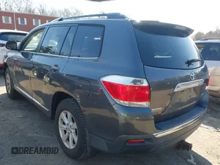 2012 Toyota Highlander with VIN 5TDBK3EH7CS166357, listed as a IAAI auction lot 41928311 with 112,146 mi miles and . Bid and sale history available at DreamBid. Image 3.