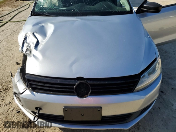 2014 Volkswagen Jetta TDI w/Premium/Nav z VIN 3VWLL7AJ4EM266658, wystawiony jako Copart lot #50797425 z przebiegiem 121 835 mil mil oraz Nie do naprawy • Non repairable. Historia ofert i sprzedaży dostępna na DreamBid. Obrazek 11.