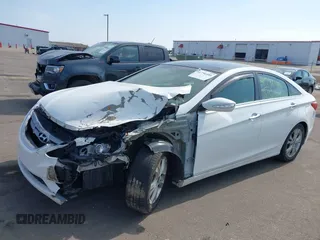 2012 Hyundai Sonata SE z VIN 5NPEC4AC4CH362031, wystawiony jako IAAI lot #41796480 z przebiegiem 160 659 mil mil oraz . Historia ofert i sprzedaży dostępna na DreamBid. Obrazek 18.