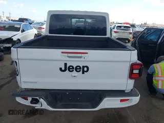 2023 Jeep Gladiator Overland with VIN 1C6HJTFG7PL543870, listed as a IAAI auction lot 42056969 with 28,655 mi miles and . Bid and sale history available at DreamBid. Image 17.