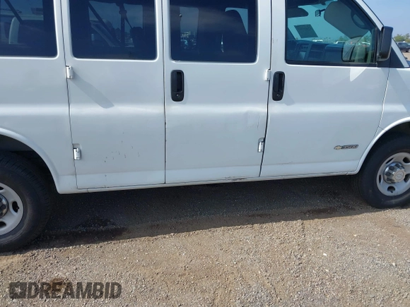 2006 Chevrolet Express Passenger with VIN 1GAHG35U061192639, listed as a IAAI auction lot 42465565 with 208,587 mi miles and . Bid and sale history available at DreamBid. Image 6.