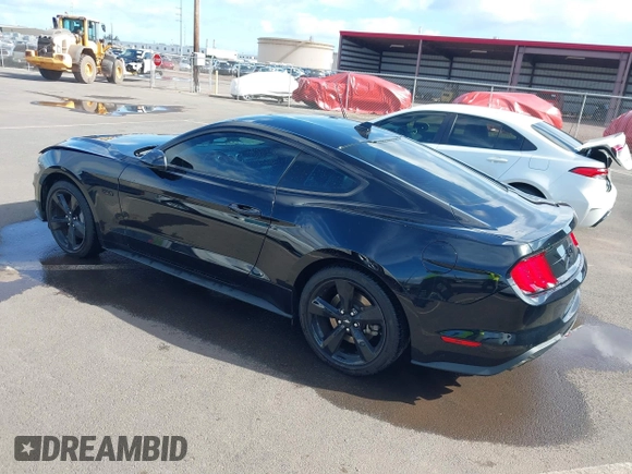 2021 Ford Mustang GT z VIN 1FA6P8CF1M5147740, wystawiony jako IAAI lot #38920487 z przebiegiem 15 299 mil mil oraz . Historia ofert i sprzedaży dostępna na DreamBid. Obrazek 3.