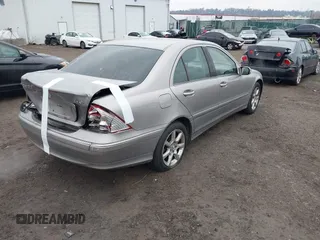 2007 Mercedes-Benz C 280 Luxury z VIN WDBRF92HX7F871684, wystawiony jako IAAI lot #41461023 z przebiegiem 176 038 mil mil oraz . Historia ofert i sprzedaży dostępna na DreamBid. Obrazek 4.