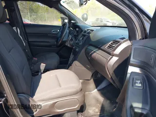 2017 Ford Police Interceptor Utility with VIN 1FM5K8AR2HGC56862, listed as a IAAI auction lot 42274409 with 92,662 mi miles and . Bid and sale history available at DreamBid. Image 5.