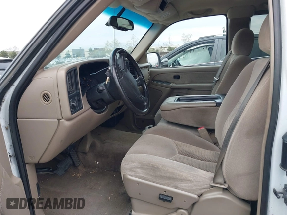 2003 Chevrolet Silverado 1500 with VIN 2GCEC19T531223479, listed as a IAAI auction lot 41706102 with 218,093 mi miles. Bid and sale history available at carsss.com. Image 5.