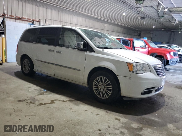 2014 Chrysler Town & Country Touring-L with VIN 2C4RC1CGXER133391, listed as a Copart auction lot 47165895 with 69,324 mi miles and Salvage Title. Bid and sale history available at carsss.com. Image 4.