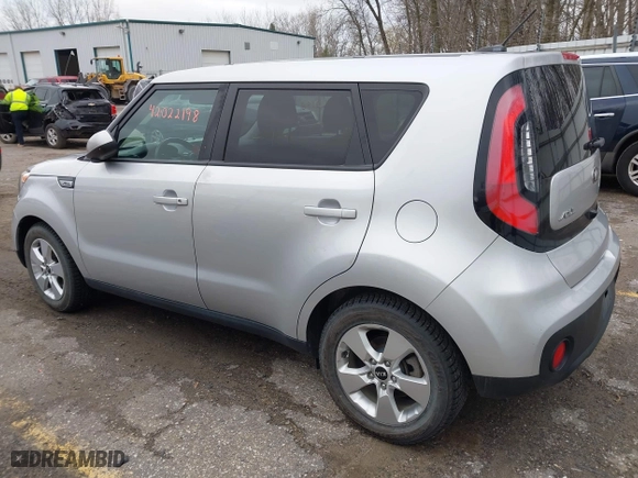 2019 Kia Soul with VIN KNDJN2A25K7687262, listed as a IAAI auction lot 42022198 with 100,727 mi miles. Bid and sale history available at carsss.com. Image 3.
