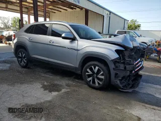2020 Volkswagen Atlas SE with VIN 1V23C2CA6LC226467, listed as a Copart auction lot 55498015 with 125,211 mi miles and Non repairable. Bid and sale history available at DreamBid. Image 4.