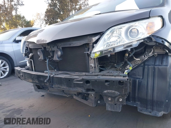 2018 Toyota Sienna L with VIN 5TDZZ3DC0JS965524, listed as a IAAI auction lot 41608423 with 63,815 mi miles and . Bid and sale history available at DreamBid. Image 6.
