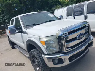 2015 Ford F-250 Lariat z VIN 1FT7W2BT2FEB32124, wystawiony jako IAAI lot #42321507 z przebiegiem 288 354 mil mil oraz . Historia ofert i sprzedaży dostępna na DreamBid. Obrazek 1.