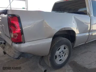2005 Chevrolet Silverado 1500 LS with VIN 1GCEC19Z55Z193897, listed as a IAAI auction lot 41812564 with 108,359 mi miles. Bid and sale history available at carsss.com. Image 6.