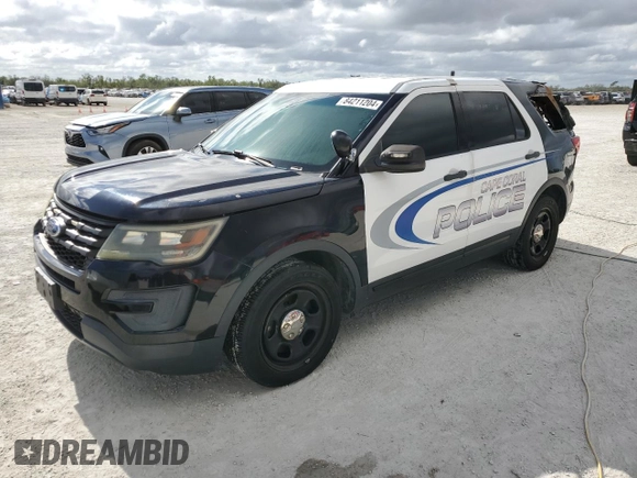 2016 Ford Utility Police Interceptor with VIN 1FM5K8AR8GGC26327, listed as a Copart auction lot 84211204 with 0 mi miles and Salvage Title. Bid and sale history available at carsss.com. Image 1.