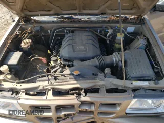 2002 Isuzu Rodeo S with VIN 4S2CK58W924327316, listed as a Copart auction lot 68512854 with 110,826 mi miles and Salvage Title. Bid and sale history available at DreamBid. Image 12.