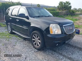 2007 GMC Yukon Denali z VIN 1GKFK63867J169635, wystawiony jako IAAI lot #42423794 z przebiegiem 401 958 mil mil oraz . Historia ofert i sprzedaży dostępna na DreamBid. Obrazek 1.