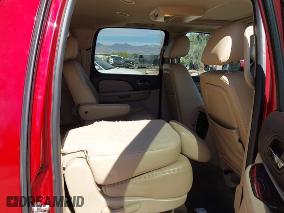 2014 GMC Yukon XL Denali with VIN 1GKS2MEF0ER219409, listed as a IAAI auction lot 41652010 with 184,171 mi miles. Bid and sale history available at carsss.com. Image 8.