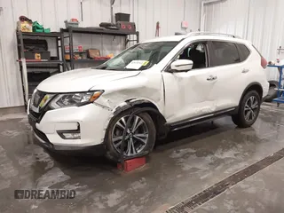 2018 Nissan Rogue SV z VIN 5N1AT2MV4JC809851, wystawiony jako IAAI lot #42018363 z przebiegiem 67 917 mil mil oraz . Historia ofert i sprzedaży dostępna na DreamBid. Obrazek 2.
