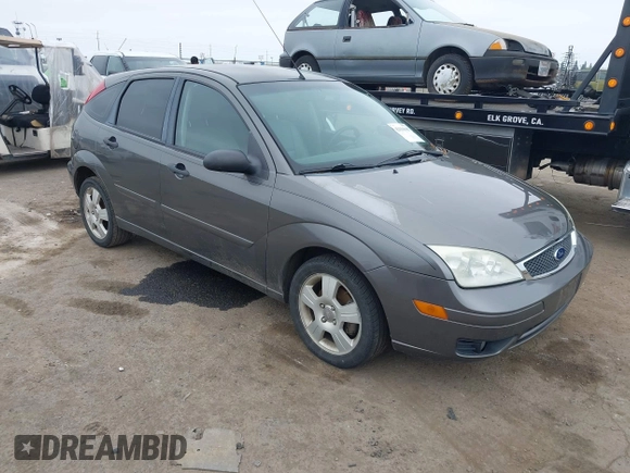 2007 Ford Focus S z VIN 1FAFP37N07W343784, wystawiony jako IAAI lot #42036642 z przebiegiem 223 104 mil mil oraz . Historia ofert i sprzedaży dostępna na DreamBid. Obrazek 1.