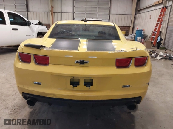 2011 Chevrolet Camaro 2LS с VIN 2G1FA1ED3B9113466, выставлен на аукционе IAAI как лот 41369041 с пробегом 130 458 миль миль и . История ставок и продаж доступна на DreamBid. Изображение 16.