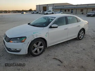 2015 Volkswagen Passat S с VIN 1VWAS7A37FC113853, выставлен на аукционе Copart как лот 49282945 с пробегом 145 755 миль миль и Списание • Salvage title. История ставок и продаж доступна на DreamBid. Изображение 1.