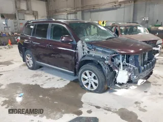 2011 Toyota Highlander z VIN 5TDBK3EH2BS075740, wystawiony jako IAAI lot #41405190 z przebiegiem 113 231 mil mil oraz . Historia ofert i sprzedaży dostępna na DreamBid. Obrazek 1.