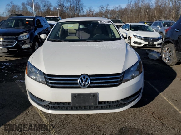 2014 Volkswagen Passat Wolfsburg Edition z VIN 1VWAT7A31EC022556, wystawiony jako Copart lot #85872424 z przebiegiem 138 363 mil mil oraz Czysty tytuł • Clean title. Historia ofert i sprzedaży dostępna na DreamBid. Obrazek 5.