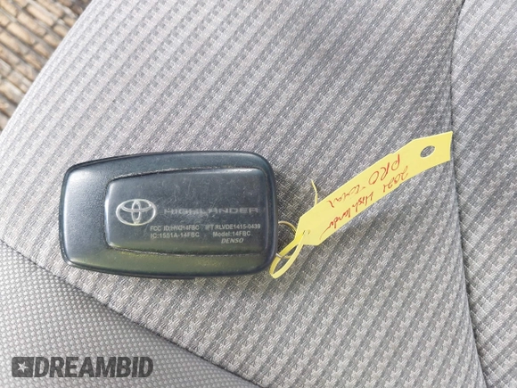 2021 Toyota Highlander L with VIN 5TDZZRAH8MS089048, listed as a IAAI auction lot 40830201 with 60,356 mi miles and . Bid and sale history available at DreamBid. Image 11.