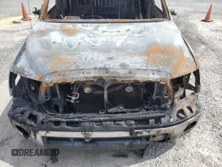 2010 Toyota Tundra с VIN 5TFUM5F15AX005061, выставлен на аукционе Copart как лот 51823565 с пробегом Не указан миль и Списание • Salvage title. История ставок и продаж доступна на DreamBid. Изображение 12.