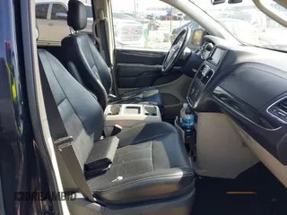2011 Chrysler Town & Country Touring-L with VIN 2A4RR8DG3BR655517, listed as a IAAI auction lot 41785930 with 169,405 mi miles. Bid and sale history available at carsss.com. Image 5.