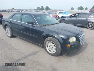 2006 Chrysler 300 z VIN 2C3KA43R46H490345, wystawiony jako IAAI lot #42450956 z przebiegiem 265 061 mil mil oraz . Historia ofert i sprzedaży dostępna na DreamBid. Obrazek 1.