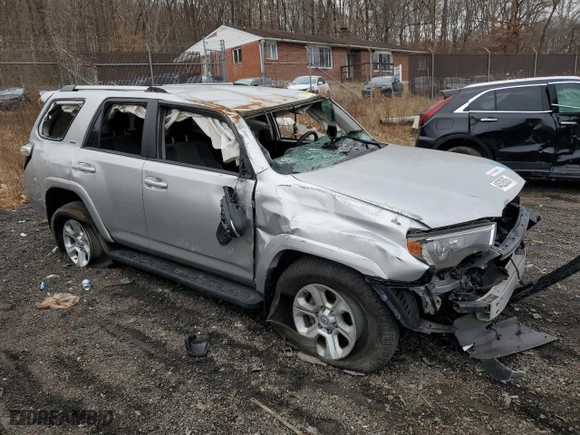 2022 Toyota 4Runner SR5 Premium with VIN JTENU5JR4N6055278, listed as a Copart auction lot 44528505 with 0 mi miles and Non Repairable. Bid and sale history available at carsss.com. Image 4.