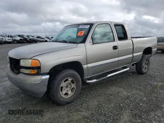 2000 GMC New Sierra 1500 SLE with VIN 1GTEK19T1YZ128709, listed as a Copart auction lot 45084075 with 0 mi miles and Salvage Title. Bid and sale history available at carsss.com. Image 1.