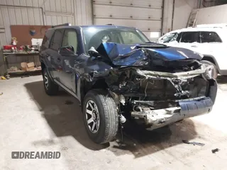 2019 Toyota 4Runner SR5 с VIN JTEBU5JR7K5617372, выставлен на аукционе IAAI как лот 41866928 с пробегом 52 088 миль миль и . История ставок и продаж доступна на DreamBid. Изображение 1.