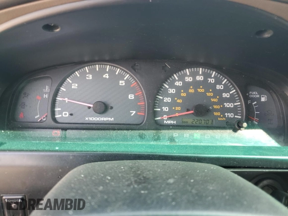 2000 Toyota 4Runner SR5 z VIN JT3GN86R1Y0155208, wystawiony jako Copart lot #53730605 z przebiegiem 220 701 mil mil oraz Szkoda całkowita • Salvage title. Historia ofert i sprzedaży dostępna na DreamBid. Obrazek 9.