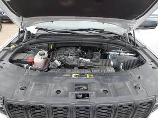 2023 Jeep Grand Cherokee Laredo z VIN 1C4RJHAG7PC640598, wystawiony jako IAAI lot #41607176 z przebiegiem 43 043 mil mil oraz . Historia ofert i sprzedaży dostępna na DreamBid. Obrazek 10.