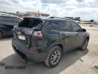2019 Jeep Cherokee Latitude Plus z VIN 1C4PJMLB9KD393699, wystawiony jako Copart lot #56906055 z przebiegiem 52 674 mil mil oraz Szkoda całkowita • Salvage title. Historia ofert i sprzedaży dostępna na DreamBid. Obrazek 3.