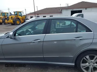 2013 Mercedes-Benz E 350 Luxury with VIN WDDHF5KBXDA693923, listed as a IAAI auction lot 42134694 with 274,065 mi miles and . Bid and sale history available at DreamBid. Image 14.