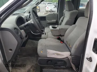 2004 Ford F-150 XL z VIN 1FTRF12W04NA11344, wystawiony jako Copart lot #56176505 z przebiegiem 207 604 mil mil oraz Szkoda całkowita • Salvage title. Historia ofert i sprzedaży dostępna na DreamBid. Obrazek 7.