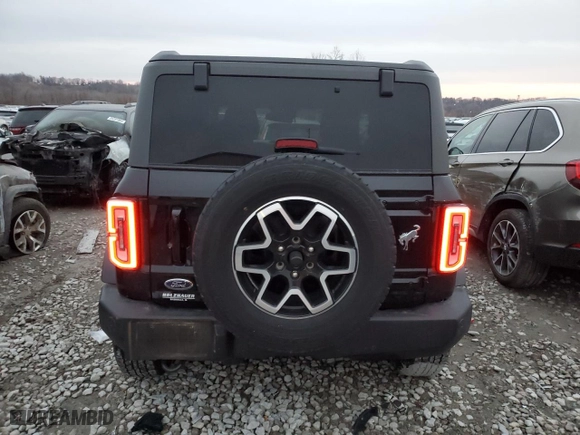 2022 Ford Bronco with VIN 1FMDE5AH9NLB65437, listed as a Copart auction lot 83311424 with 20,931 mi miles and Salvage Title. Bid and sale history available at carsss.com. Image 6.