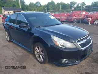 2014 Subaru Legacy 2.5i z VIN 4S3BMBA63E3027520, wystawiony jako IAAI lot #42358893 z przebiegiem 115 209 mil mil oraz . Historia ofert i sprzedaży dostępna na DreamBid. Obrazek 1.