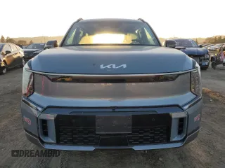 2024 Kia EV9 GT-Line with VIN KNDAEFS52R6023565, listed as a Copart auction lot 88244235 with 6,131 mi miles and Salvage Title. Bid and sale history available at carsss.com. Image 5.
