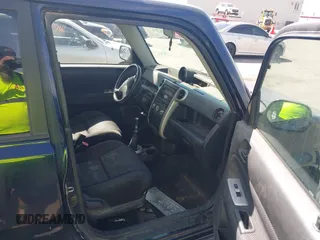 2005 Scion xB with VIN JTLKT334550197985, listed as a IAAI auction lot 42047397 with 250,302 mi miles. Bid and sale history available at carsss.com. Image 5.