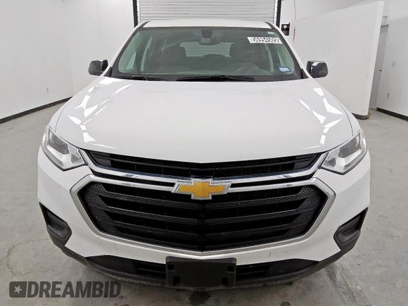 2021 Chevrolet Traverse LS z VIN 1GNERFKW4MJ138373, wystawiony jako Copart lot #56994505 z przebiegiem 64 609 mil mil oraz Czysty tytuł • Clean title. Historia ofert i sprzedaży dostępna na DreamBid. Obrazek 5.