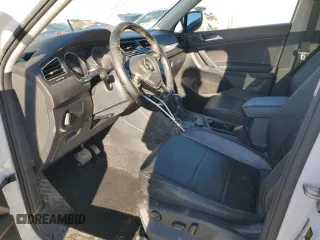 2018 Volkswagen Tiguan SEL z VIN 3VV2B7AX0JM017033, wystawiony jako Copart lot #85799204 z przebiegiem 64 075 mil mil oraz Szkoda całkowita • Salvage title. Historia ofert i sprzedaży dostępna na DreamBid. Obrazek 7.